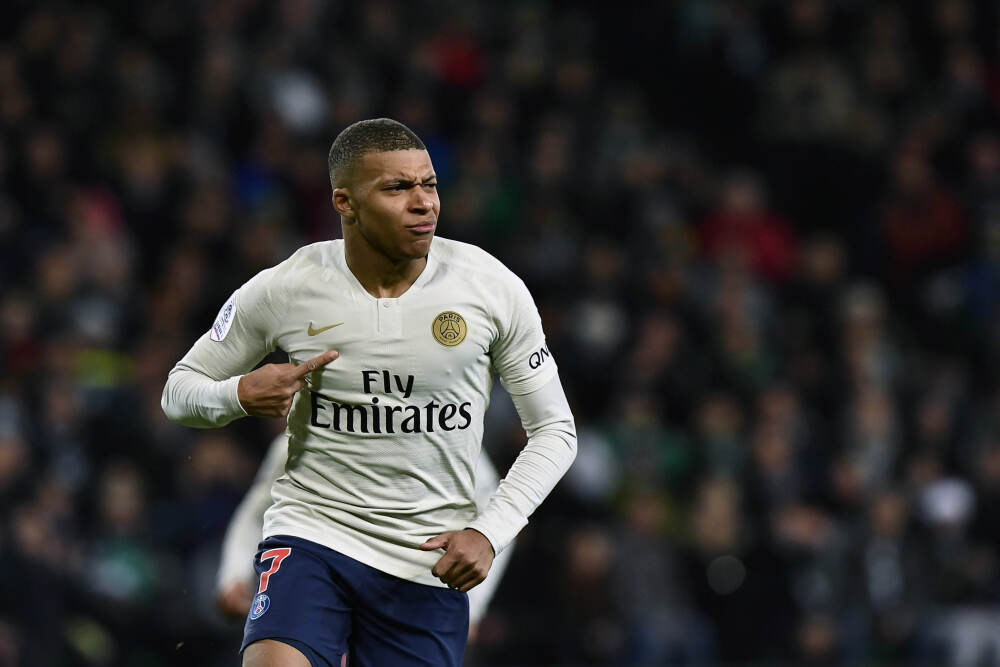 父母会偏心吗? 当然会, 美国研究发现父母更偏爱女儿和年幼的弟妹